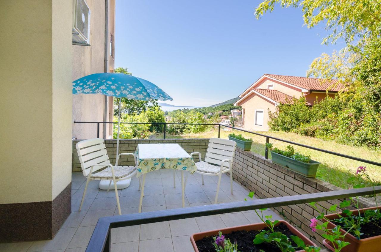 Apartments Mladen Jelica Ičići Екстериор снимка